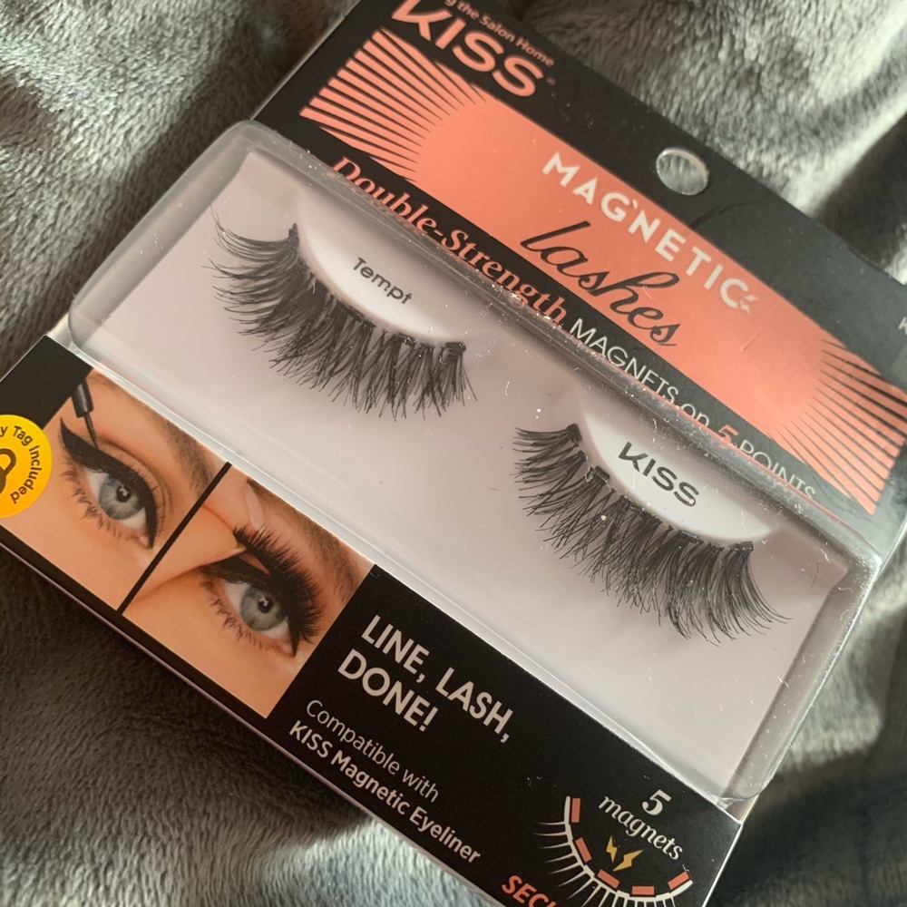 *NEW TREND* magnetic eyelashes